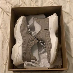 Steve Madden Myles Taupe Sneakers